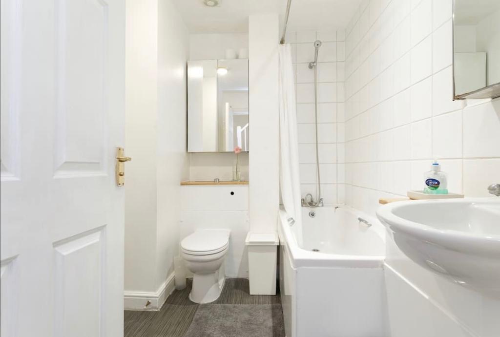 Lynbrook Grove Guesthouse ลอนดอน ภายนอก รูปภาพ