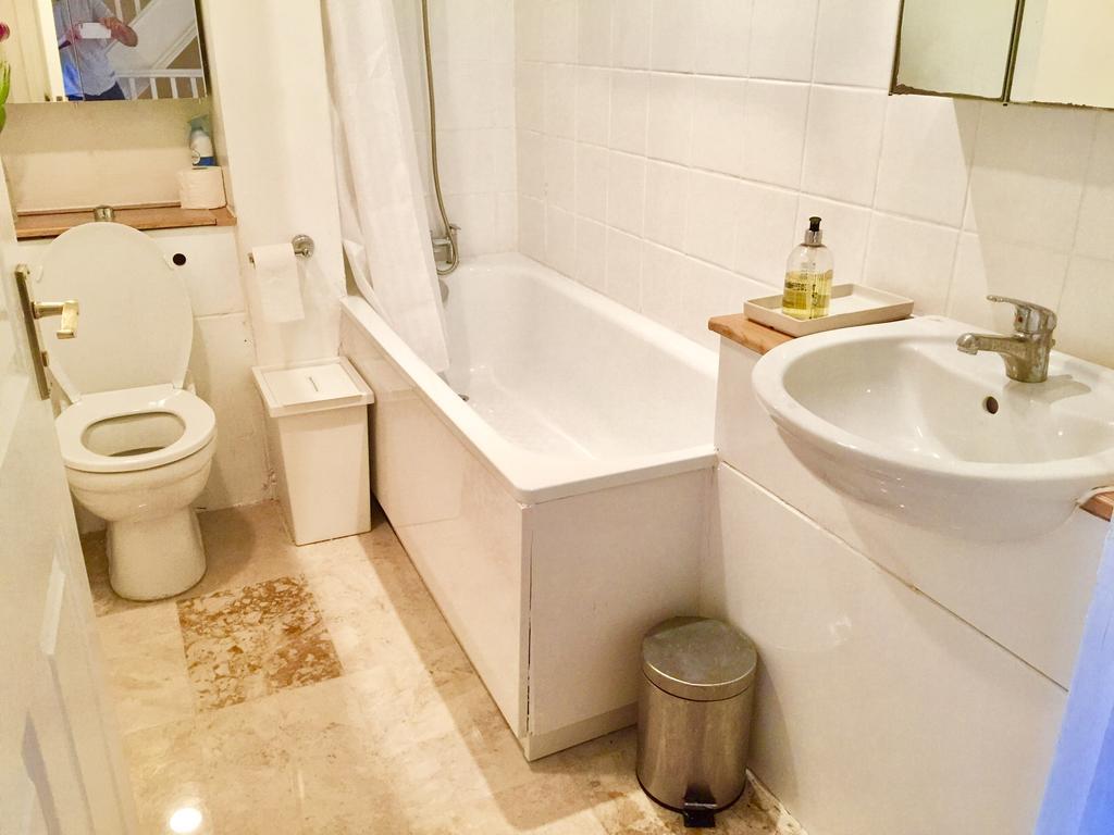 Lynbrook Grove Guesthouse ลอนดอน ภายนอก รูปภาพ